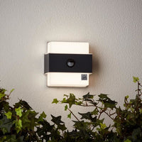 ARCHIE Outdoor wall light, with sensor - integrated LED 7W
