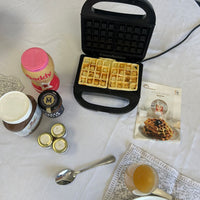 LITTLE BALANCE Waffeleisen  Happy Waffles  PFAS-freie Antihaftbeschichtung  750 W