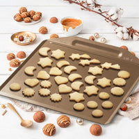ZENKER Randloses Backblech und 7 Weihnachts-Plätzchenausstecher